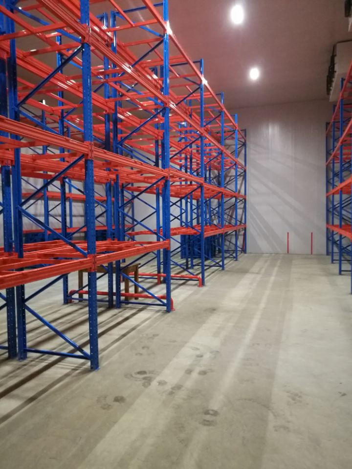 drive in pallet rack system inside cold storage warehouse drive in pallet rack system inside cold storage warehouse